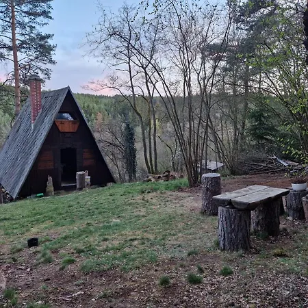 Forest Glamping Kozisek بيت للعطل Lisov (Pilsen)